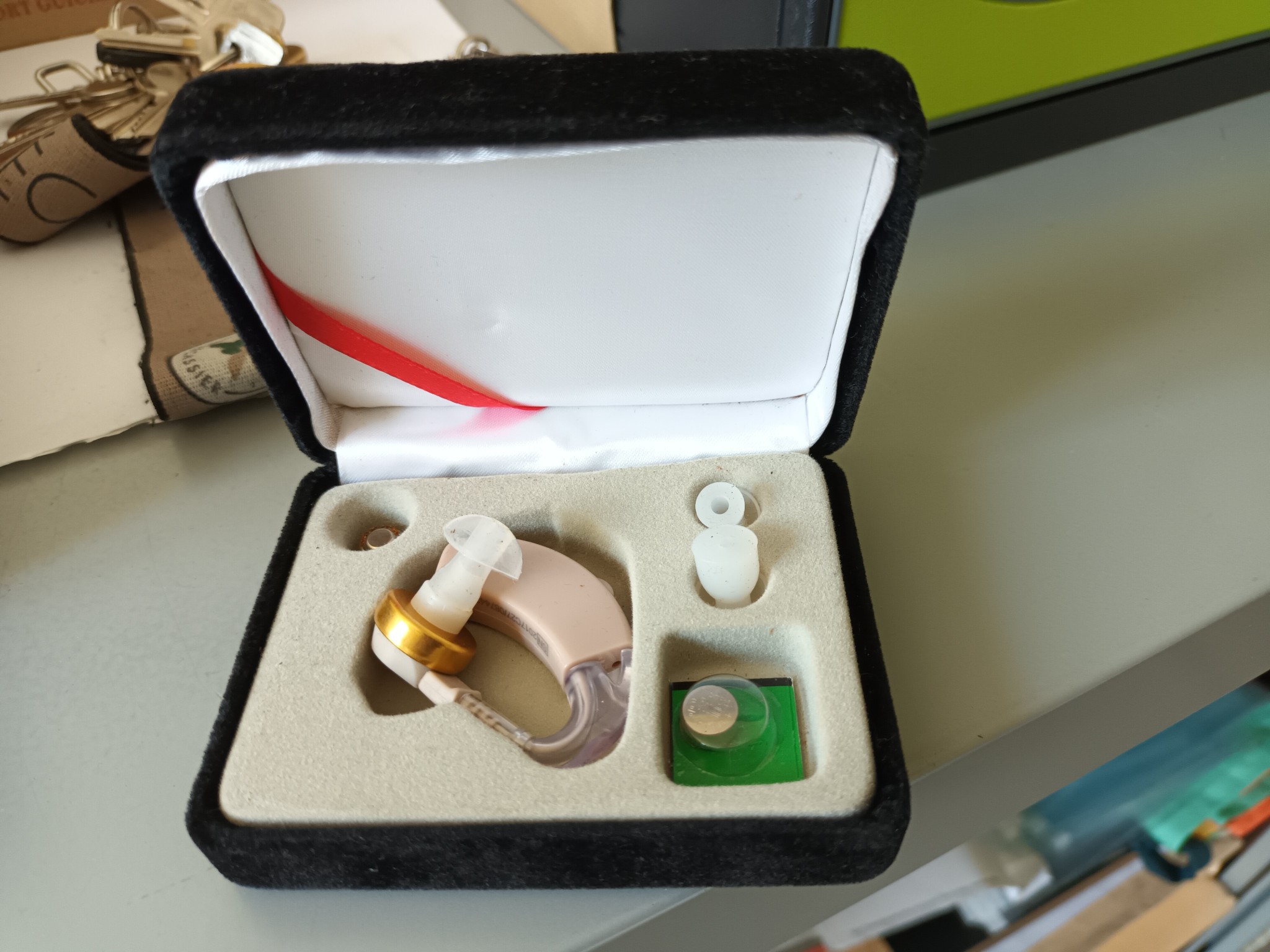 OBJET TROUVÉ : Appareil auditif, hameau de Campferrier